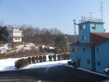 dmz_watchtowers.jpg