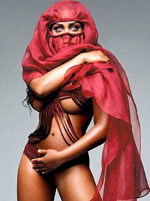 lil-kim-burqa.jpg